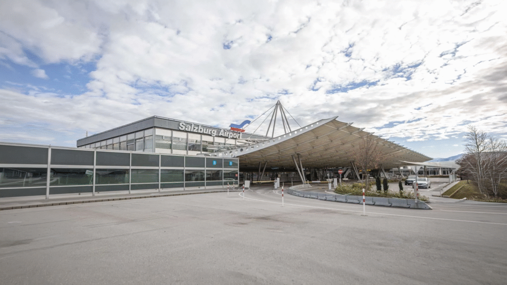 Italy airport executive chauffeurs - Professional chauffeur pickup